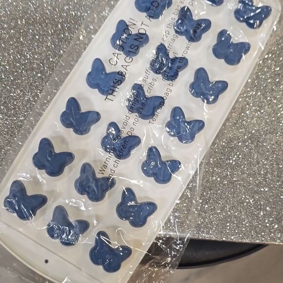 Dolly Parton Butterfly Ice Cube Tray- Blue - Picture 7 of 7